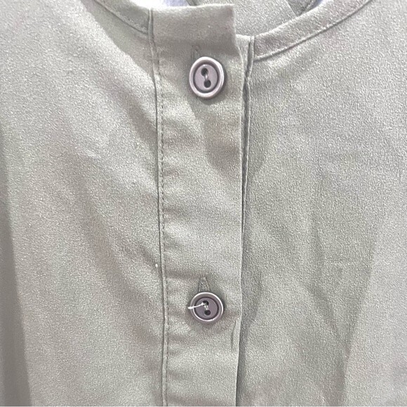 Olive green cut out back flowy tank size medium - Picture 6 of 9